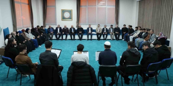 Rektör Kırışık İlahiyat Fakültesi Arapça hazırlık öğrencileriyle buluştu