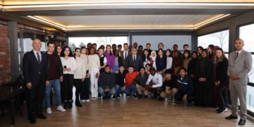 Rektör Özölçer, geleneksel Karaelmas TÖMER kahvaltısında kültür elçileriyle buluştu