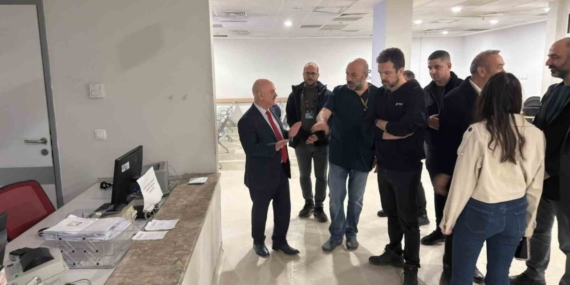 Rektör Sözbir, hastaneyi inceledi hastalarla sohbet etti