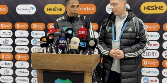 Rigoberto Rivas: "İlk yarıyı 3 puanla kapattığımız için mutluyuz"