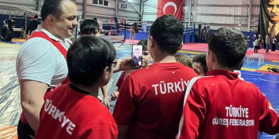 Rıza Kayaalp’ten Vezirköprülü güreşçilere moral