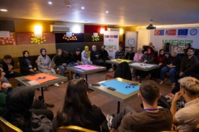 Rize’de gençlerin sosyal medya bağımlılığı araştırılıyor