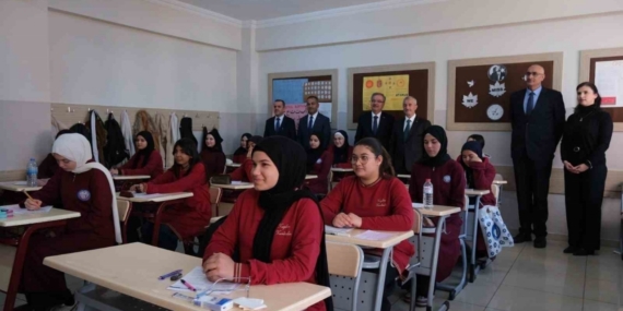 Şahinbey’de umre ödüllü kitap okuma yarışmasının 8’incisi düzenlendi