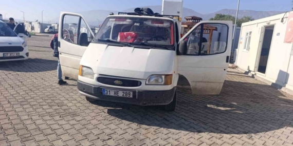 Sahte plaka takan ehliyetsiz sürücüye 92 bin TL ceza