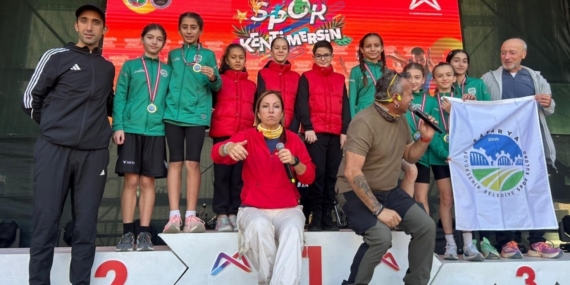 Sakarya Büyükşehir sporcuları Zonguldak ve Mersin’den 5 madalyayla döndü