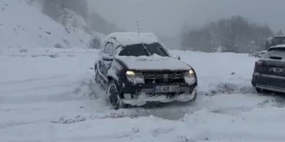 Sakarya’da kar mesaisi: Kimi yolda kaldı, kimi keyfini çıkardı