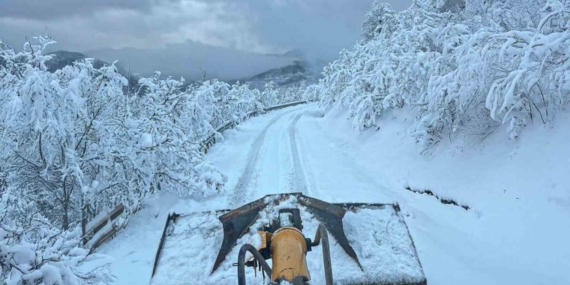 Sakarya’da kardan kapanan 35 grup yolunun 31’i ulaşıma açıldı