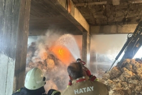 Samandağ’da samanlıkta çıkan yangın 10 saatte kontrol altına alındı