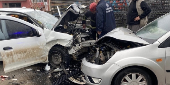 Samsun’da üç aracın karıştığı kaza: 6 yaralı