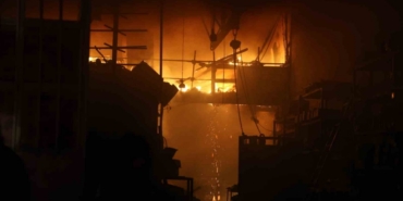 Sanayi Sitesi’nde çıkan yangında 9 iş yeri zarar gördü