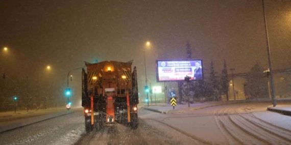 Şanlıurfa Büyükşehir Belediyesi kar mesaisinde