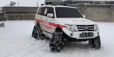 Şanlıurfa’da hastalar paletli ambulanslarla hastaneye ulaştırıldı