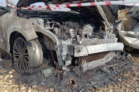 Şanlıurfa’da inşaat şantiyesinde otomobiller alev alev yandı