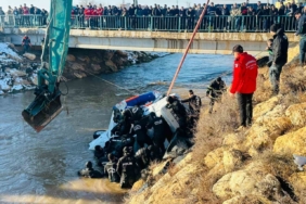 Şanlıurfa’da kanala uçan otomobildeki kayıp 3 kişinin cesedine ulaşıldı