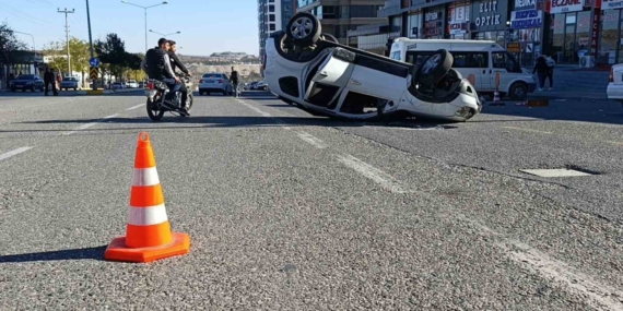Şanlıurfa’da otomobiller çarpıştı: 4 yaralı