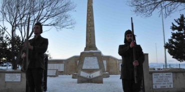 Sarıkamış şehitleri için eksi 10 derecede saygı nöbeti