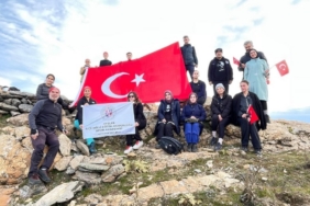 Şehitler için zirveye tırmandılar