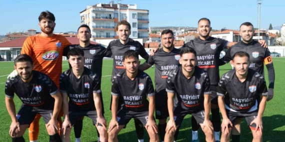 Selendi Belediyespor üçte üç yaptı