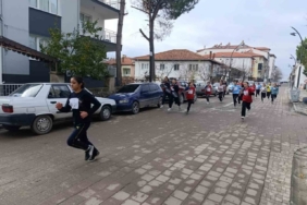 Selendi’de kros yarışı nefes kesti