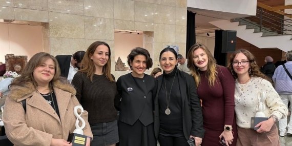 Seramik ve Cam Bölümü öğrencilerinden İzmir’de önemli başarı