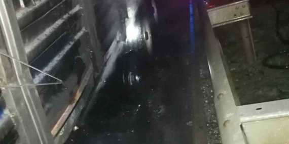 Seyir halindeki çekici alev aldı