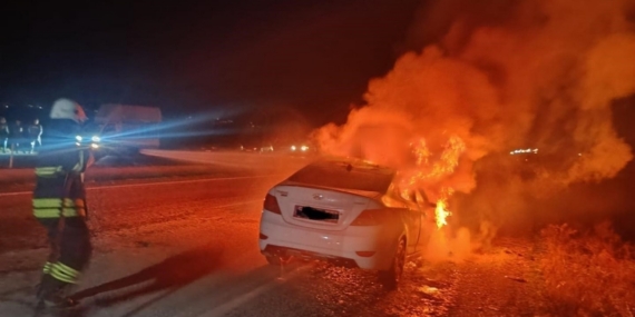 Seyir halindeki otomobil alevlere teslim oldu