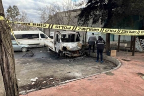 Sığındığı araçta yanarak can verdi