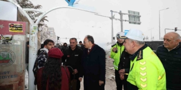 Siirt Valisi Kızılkaya, karla mücadele çalışmalarını yerinde inceledi