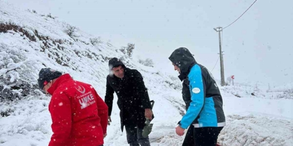 Siirt’te mahsur kalan diyaliz hastası kurtarıldı