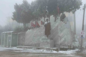 Sındırgı’nın yüksek kesimlerinde kar ve buzlanma etkisini artırdı