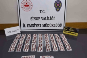 Sinop’ta zehir tacirlerine darbe: 526 sentetik ecza ile yakalanan 2 şüpheli tutuklandı