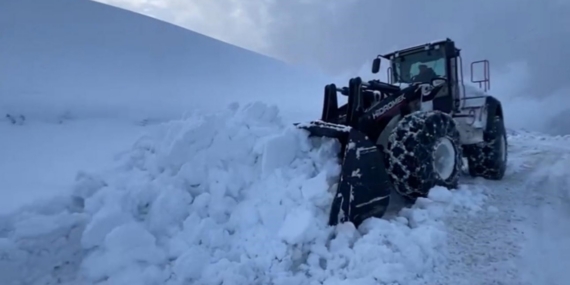 Şırnak’ta karla mücadele çalışmaları: Tünellerle yollar açılıyor