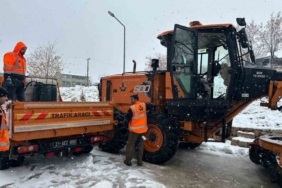 Şırnak’ta "turuncu kod" alarm: 22 araç yollarda kaldı