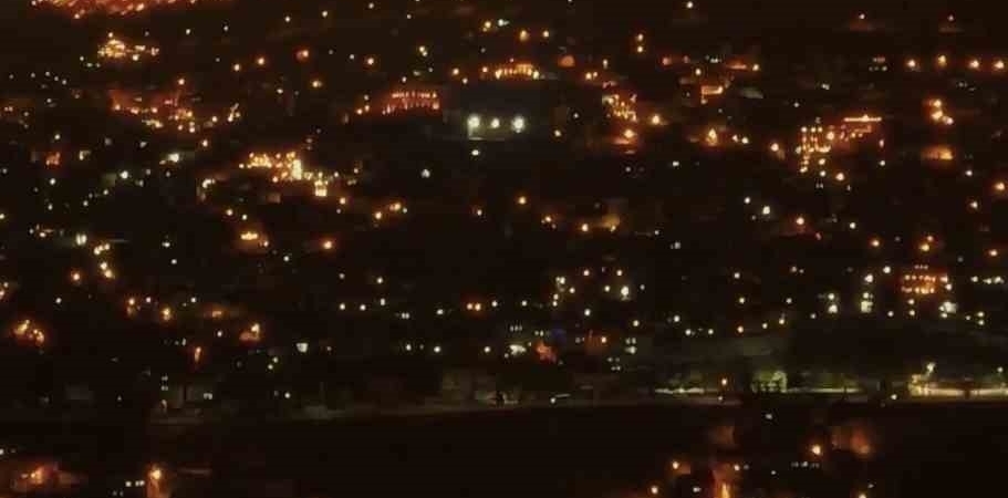 Sisle bütünleşen Mardin gecesi kartpostallık görüntüler oluşturdu