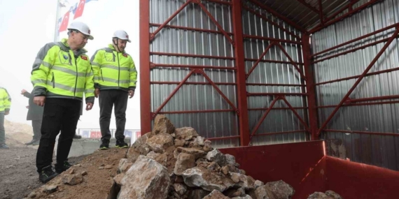 Sivas’ın en büyük taş ocağında üretime başlandı