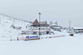 Sivas’ta bulunan Yıldız Dağı Kış Sporları ve Kayak Merkezi’nde kar kalınlığı 15 santimetreye ulaştı