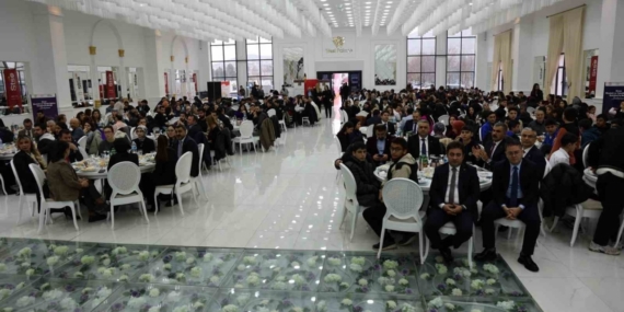 Sivas’ta öğrenciler, meslek sektörleri temsilcileri ile buluştu