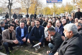 Siverek’te yürek burkan protesto: Eşimin acısı son olsun, bu yolu kaldırın!