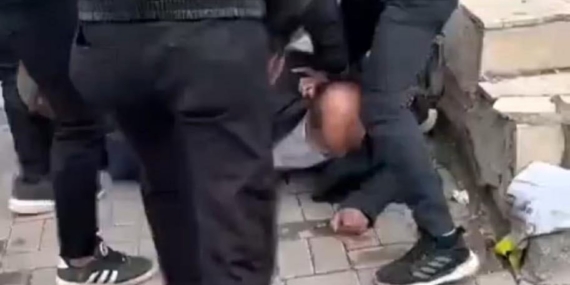 Sokak ortasında meydan dayağı