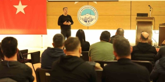 Spor A.Ş. personeline güvenli spor tesisleri için ilk yardım eğitimi