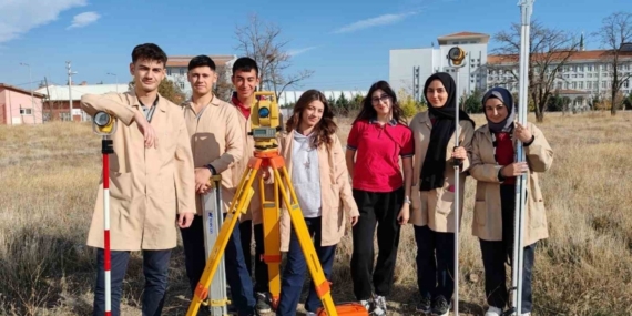 Staj programı ile geleceğin tapu memurları yetiştiriliyor