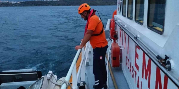 Su alan tekne Kıyı Emniyet ekipleri tarafından kurtarıldı