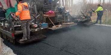 Sultan Sazlığı yoluna sıcak asfalt serimi yapıldı