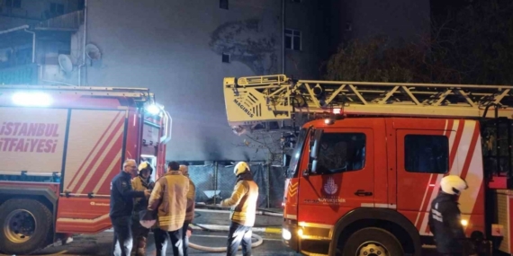 Sultanbeyli’de boya kaporta dükkanında yangın: 4 araç yandı