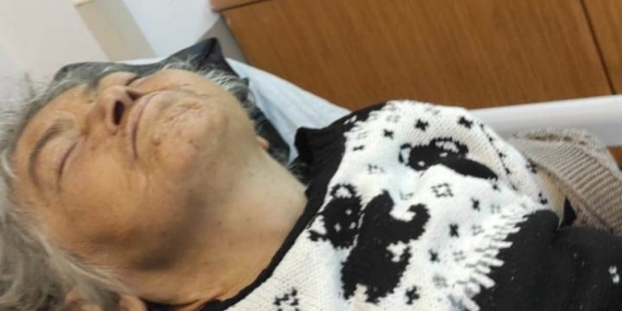 Sultangazi’de 75 yaşındaki diyaliz hastası kadının, araçtan inerken düşürüldüğü iddiası