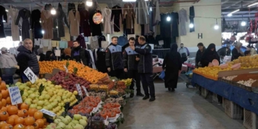 Sultangazi’de zabıta ekiplerinden pazarlarda denetim