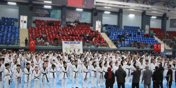 Taekwondo siyah kuşak terfi sınavları Düzce’de yapıldı