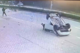 Taklalar atan otomobilden burnu kanamadan çıktı