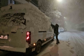 Tatvan’da kar yağışı hayatı olumsuz etkiledi: 40 köy ve 32 mezra yolu kapandı