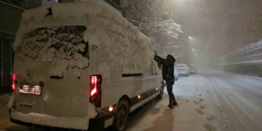 Tatvan’da kar yağışı hayatı olumsuz etkiledi: 40 köy ve 32 mezra yolu kapandı